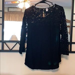 Black top w lace detail
